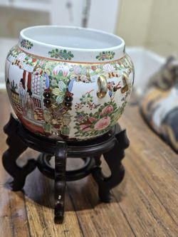 Rose Mandolin Porcelain Vase