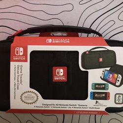 Nintendo Switch Deluxe Carrying Case