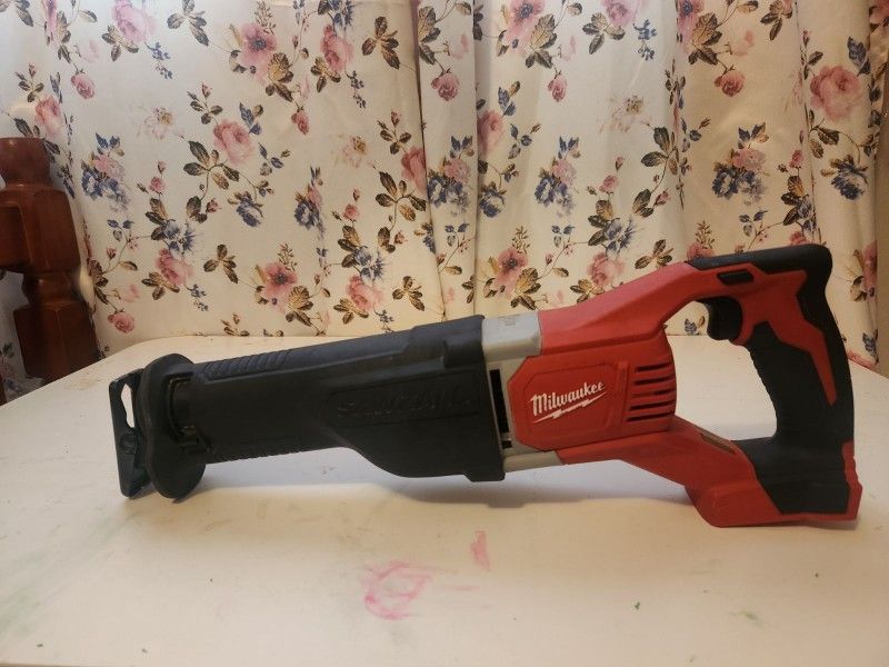 Milwaukee M18  Sawzall 