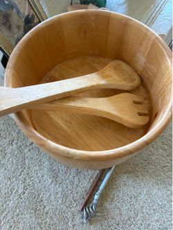 Round salad bowl