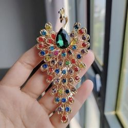 Brand New Gorgeous Rhinestone Peacock Shaped Brooch Pin