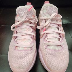 KD Nrg 15 Aunt Pearl (Size 9) Excellent Condition 