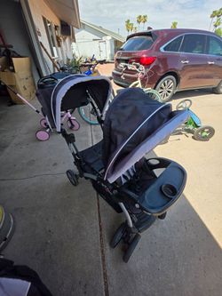 Stand and sit stroller