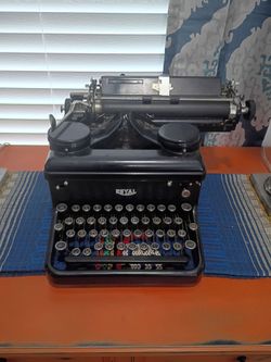 Antique typewriter Royal Classic Edition