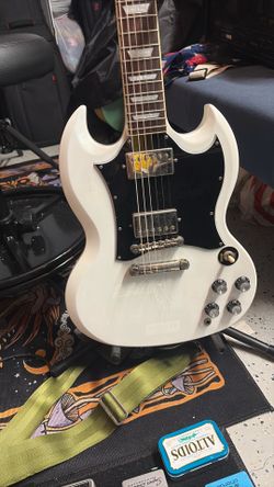 Epiphone SG standard guitar - alpine white