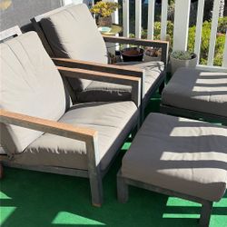 Free Outdoor set of 2 Lounge chairs 