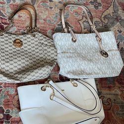Authentic Mk Bags Used Twice  Excellent Condition Smoke And Pets Free Home 
