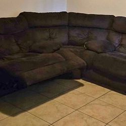 Beautiful Sectional With Electric Recliners 