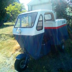 Old Mail Cart Cushman Mailster Trike Scooter 