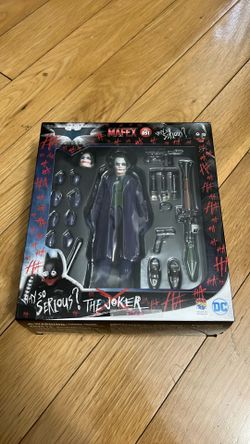 Joker Mafex action figure