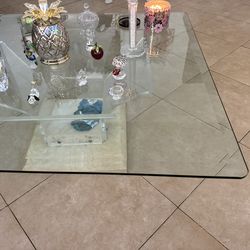 Living room center table (mesa de centro)