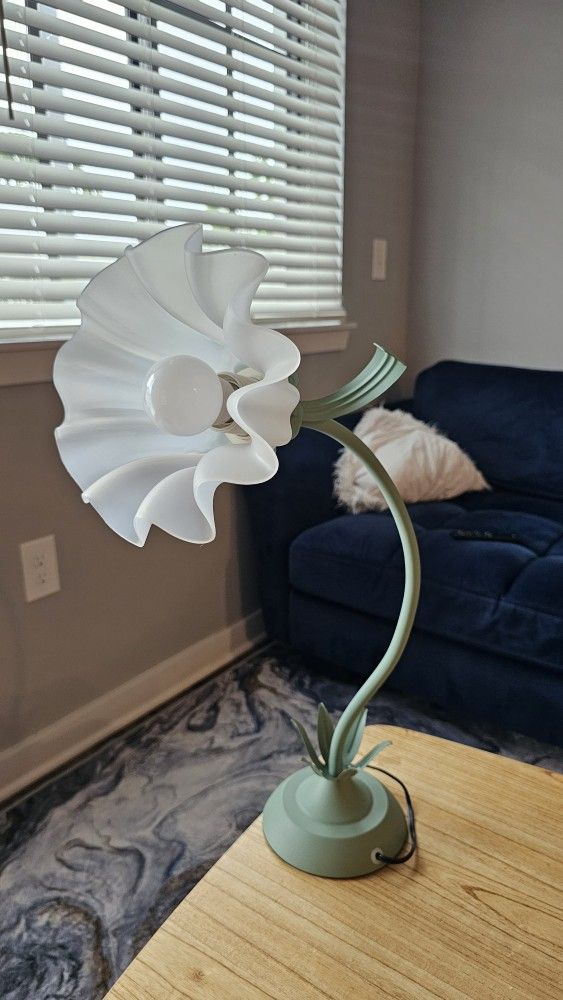 Cute Flower Desk Lamp