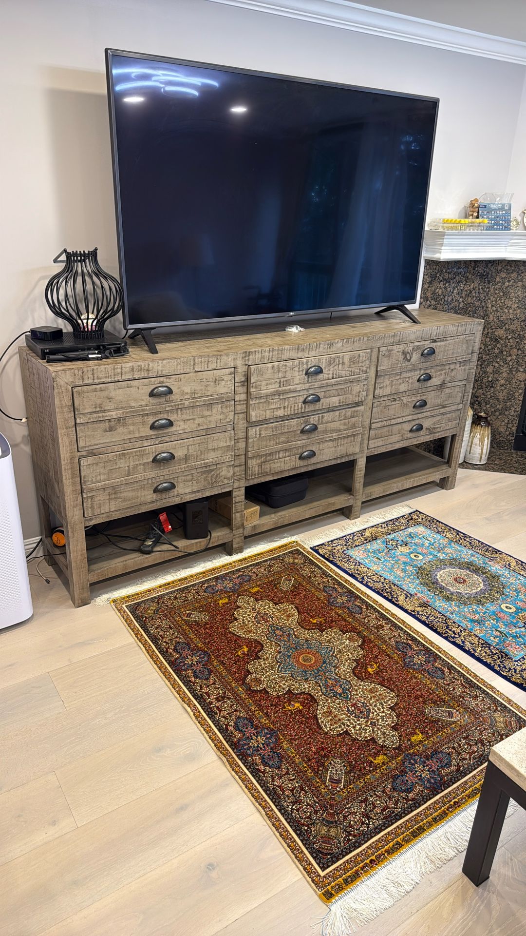 Must Be Sold Within Next 96 Hours. Rustic Farmhouse TV Stand Media Console w/ Drawers - Like New- 6 Drawers