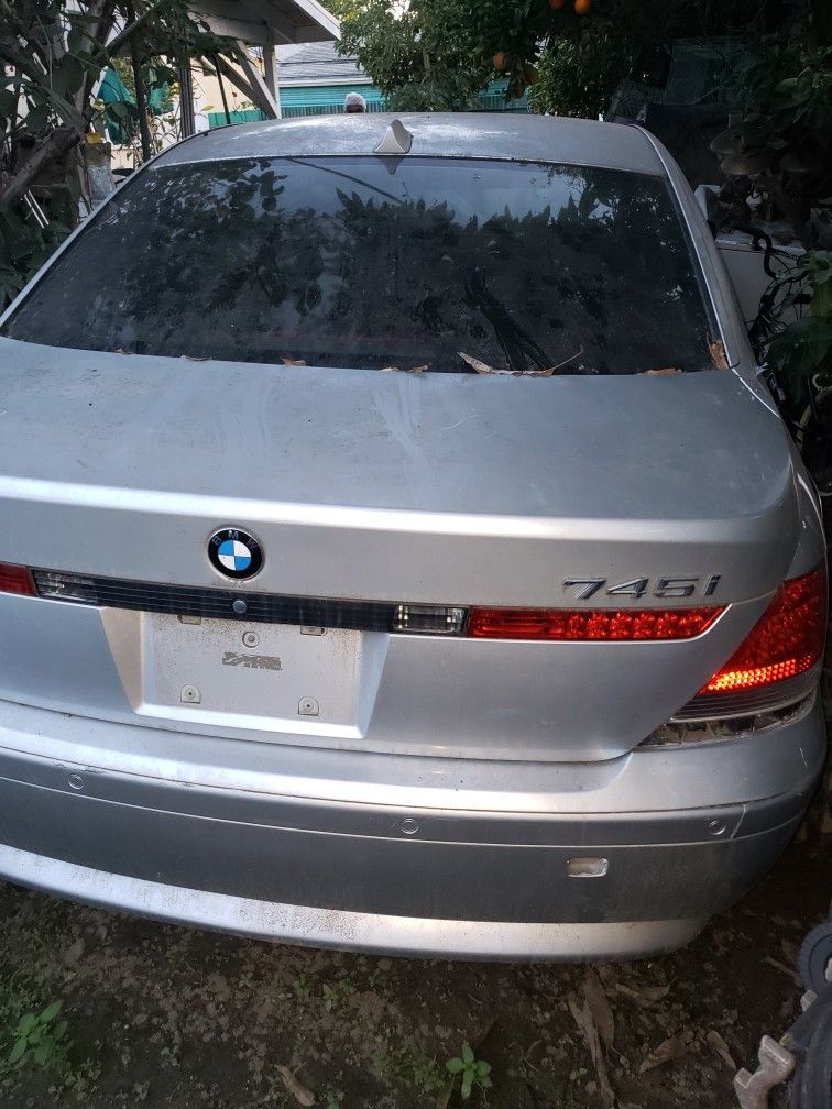 2003 BMW 745i