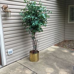 Fake Tree In Great Condition