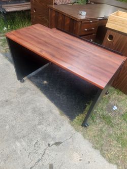 Desk on wheels