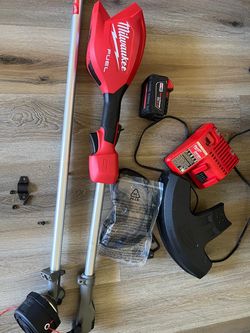 Milwaukee 16” string Trimmer Kit with quick-lock/Juego de desvrozadora de 406mm con quick-lock