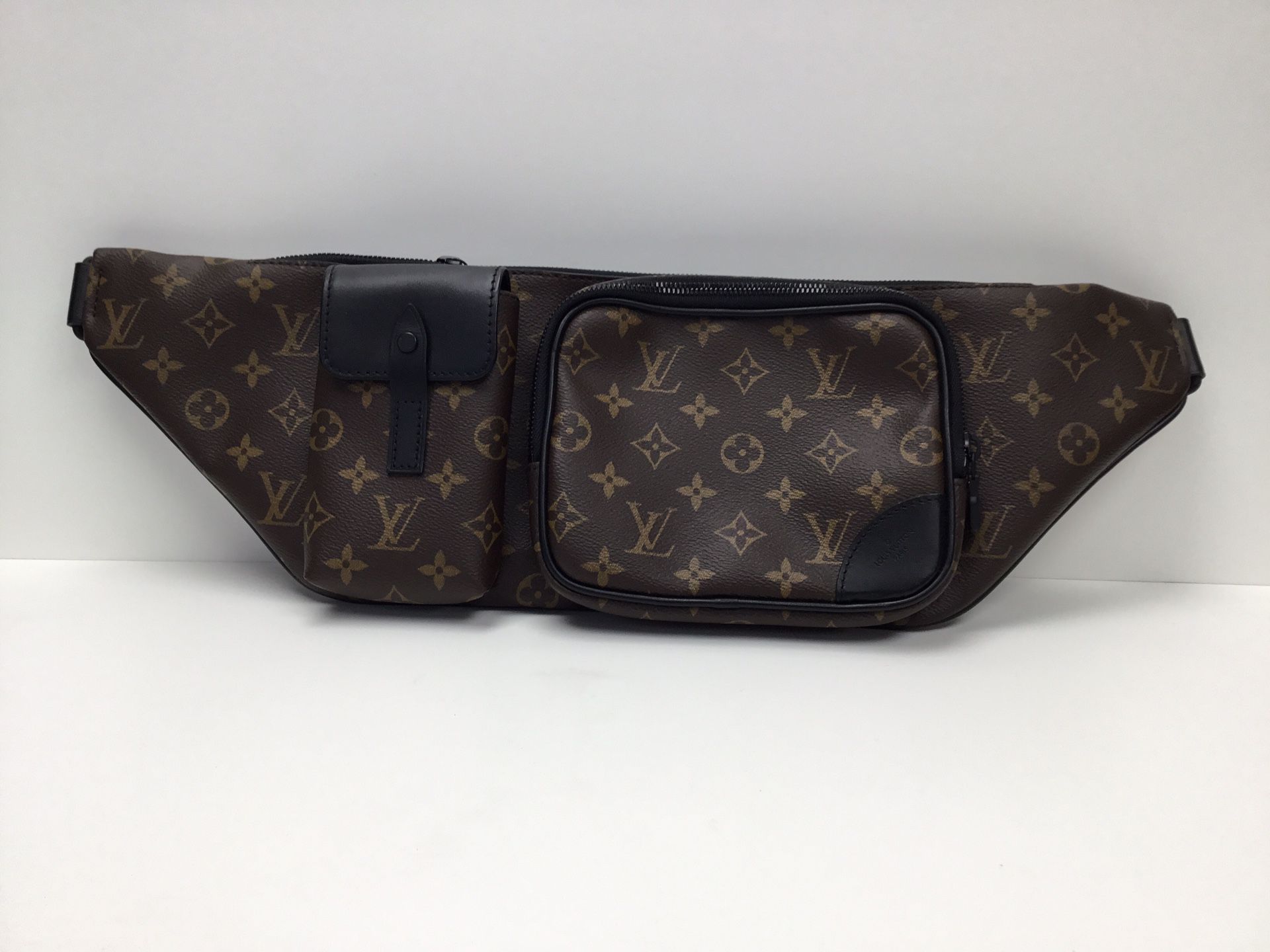 Louis Vuitton CHRISTOPHER bumbag brown, Men's Fashion, Bags, Belt