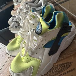 women’s nike size 8 