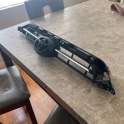 2022 SR5 4Runner Grill OEM