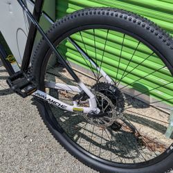  GT 
Avalanche Comp Mountain Bike - 2021- NEW