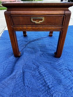 Vintage Thomasville Mystique Asian Ming Style Side Table / Nightstand