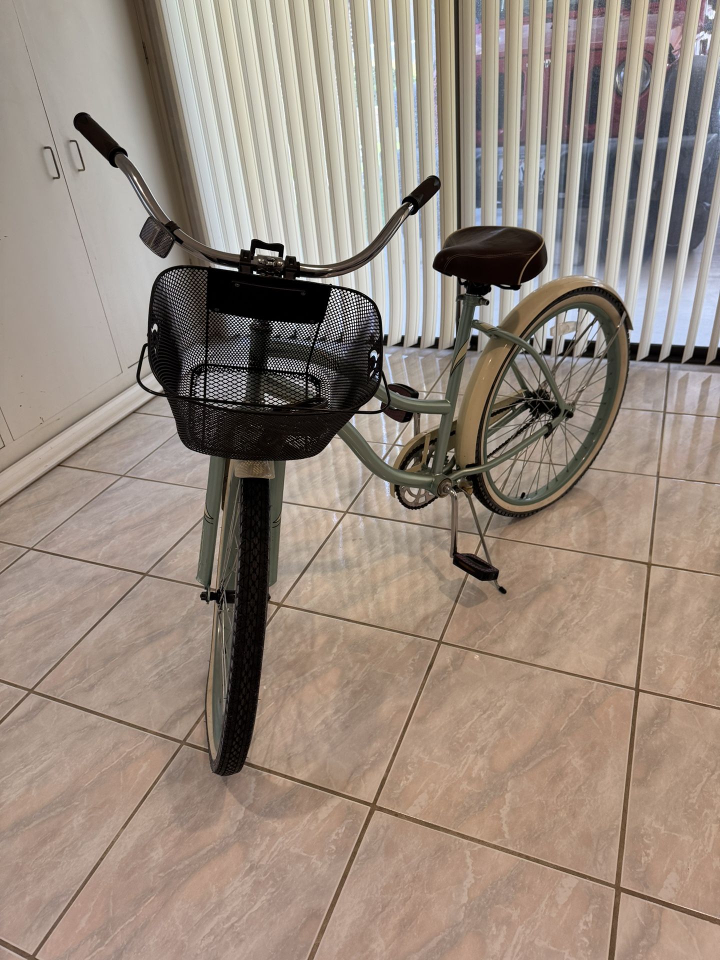 Huffy Women’s Bike Beach Cruiser