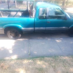 1994 GMC Sonoma 2 door 4.3l V 6