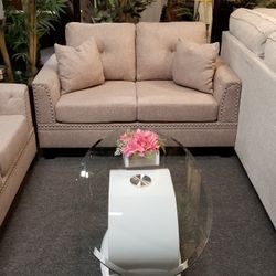 Brand New Fabric Loveseat + 2 Accent Pillows