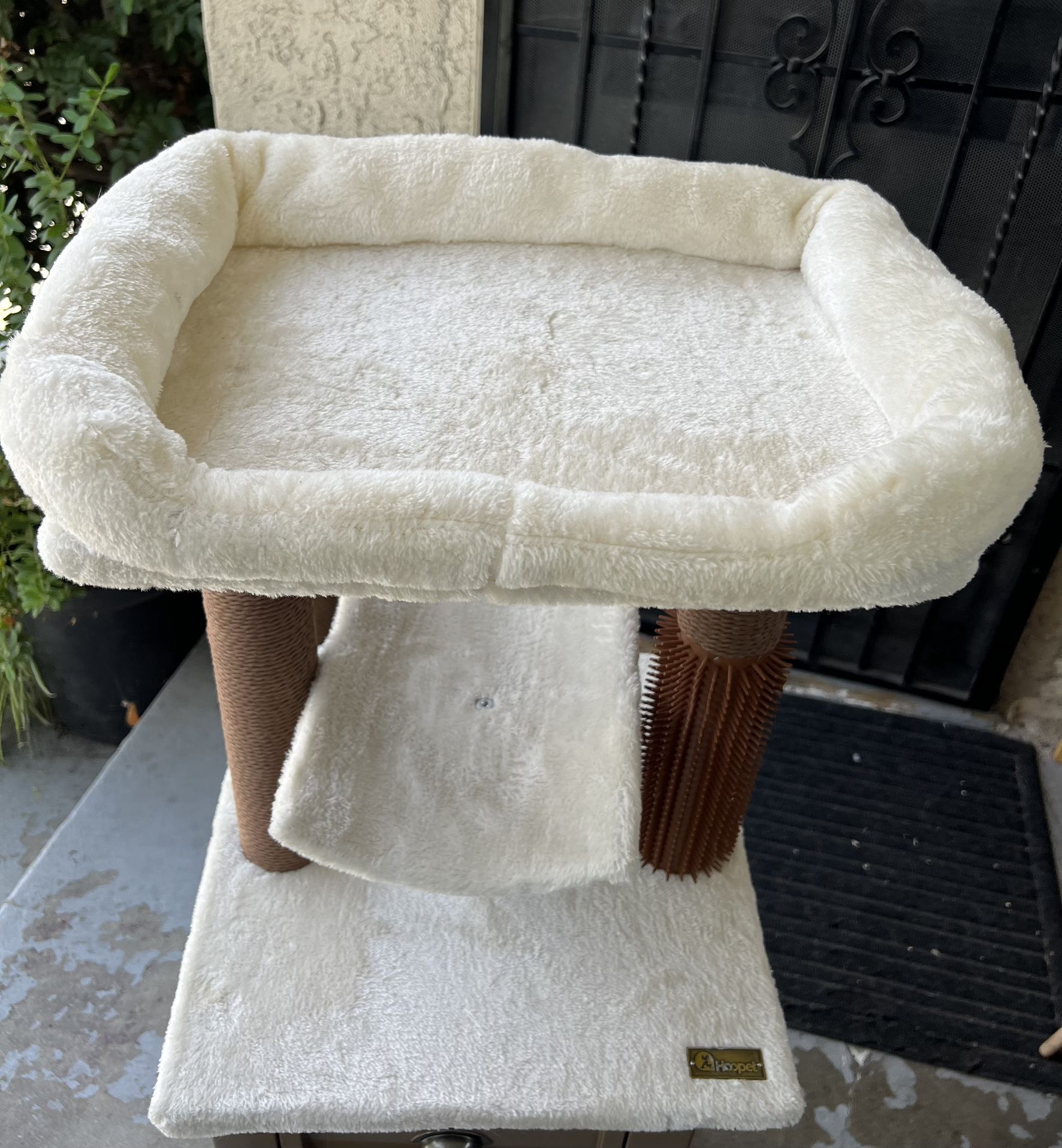 Hoopet Cat Tree