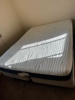 Queen Memory Foam & Spring Mattress Set