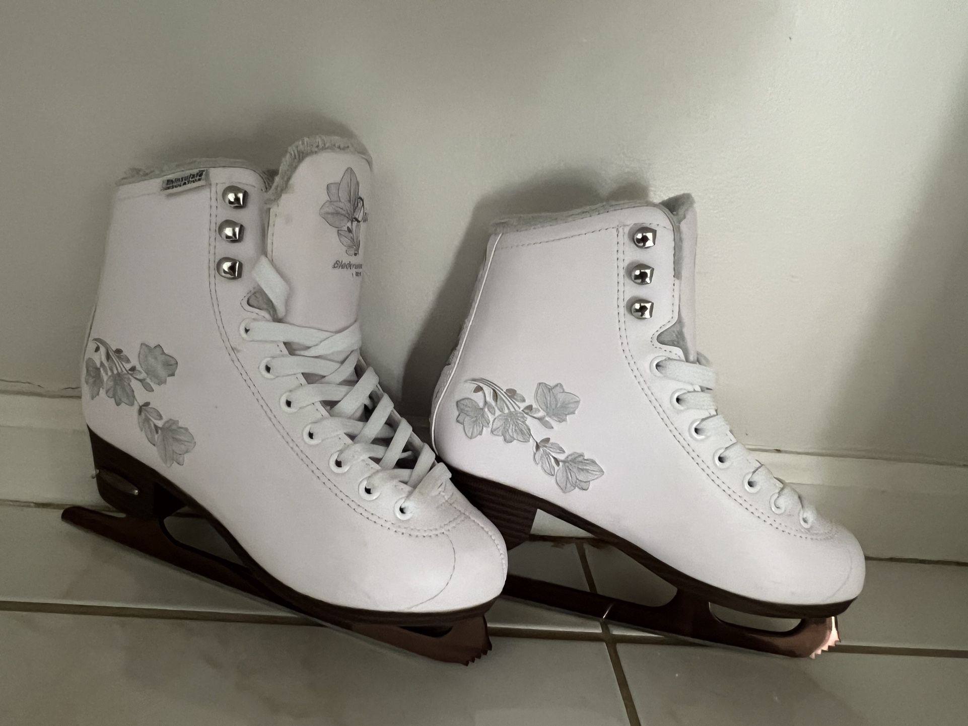 Ice Skates Blade Runner Diva Figure skate