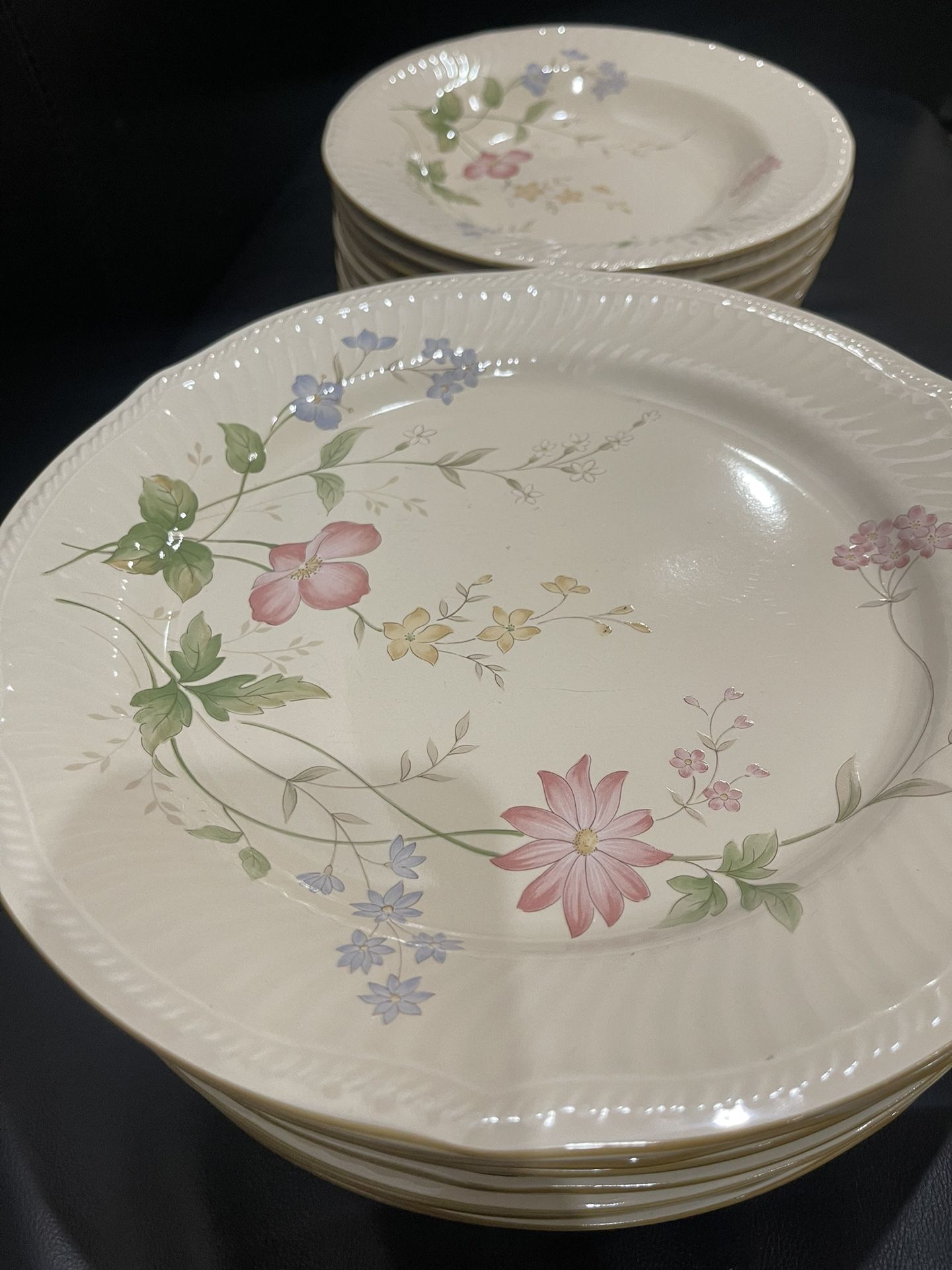 Freezer To Oven Dishwasher Safe Stoneware China Set 27 PCs Like New