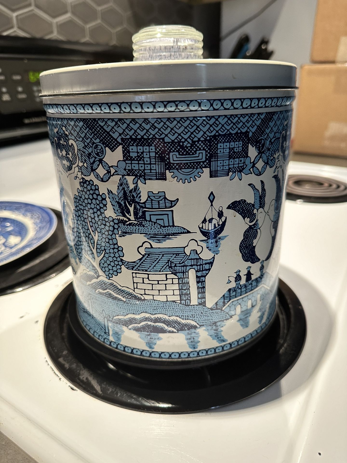 1960s Blue Willow Litho Print Blue Magic Krispy Kan Cracker Canister Tin Can Vtg