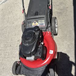Honda Troy Bilt Push Mower Perfectly Working Condition Tested Before Buy It. 160$$ Cash 