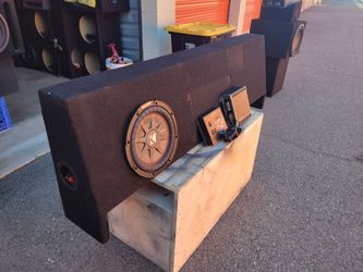 UN AMPLIFIER Y BOCINA