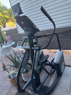 Nautilus ACT Elliptical Trainer with Adjustable Stride
