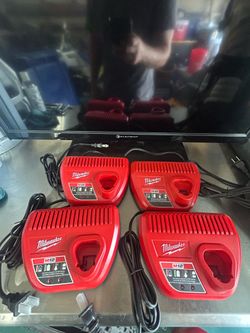 Milwaukee M12 Battery Charger