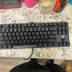 Mechanical Gaming Keyboard w/ blue switches 