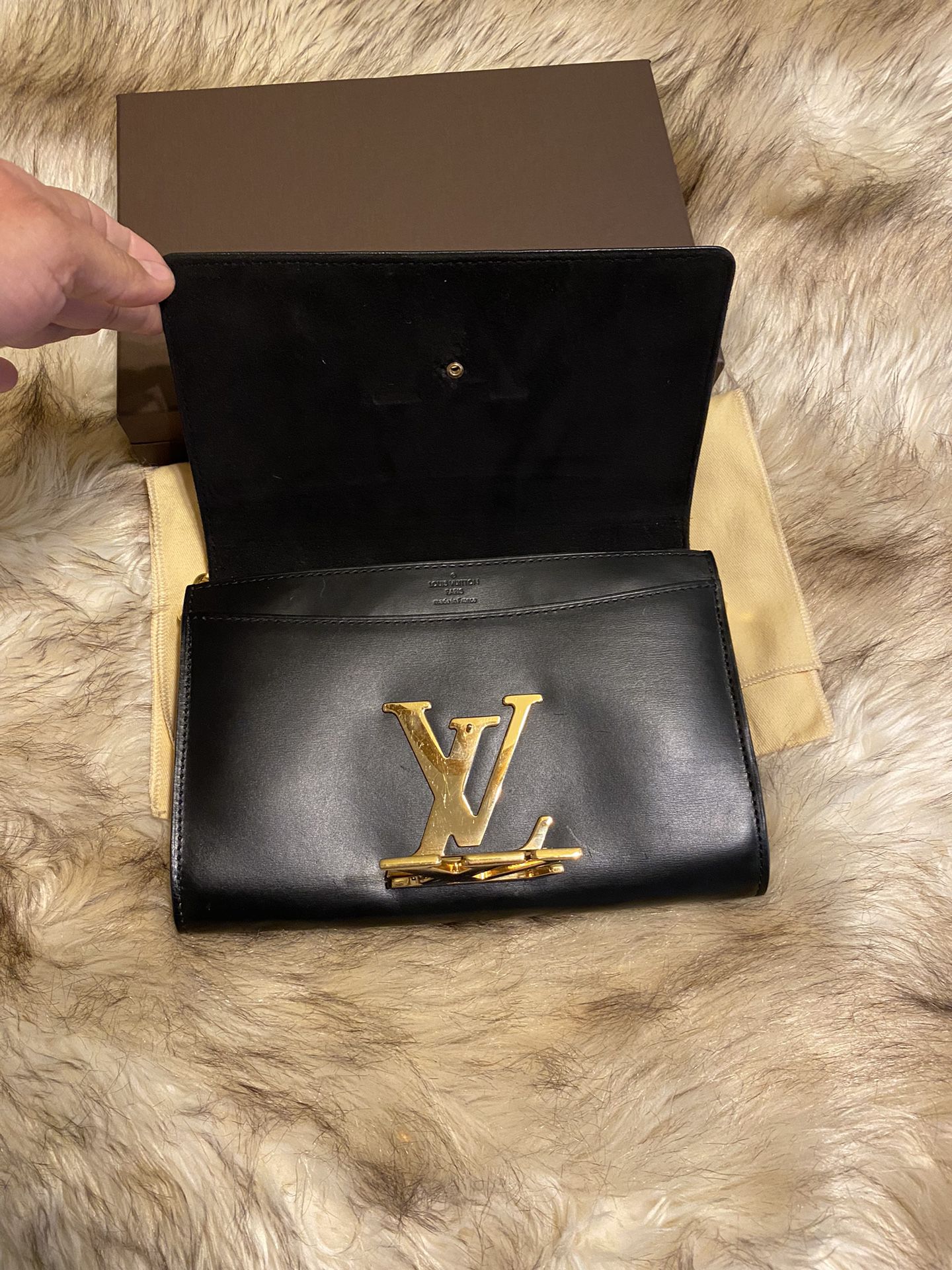 Authentic Louis Vuitton Black Pallas Noir Clutch Crossbody CA1156 + Dust Bag  for Sale in Chandler, AZ - OfferUp
