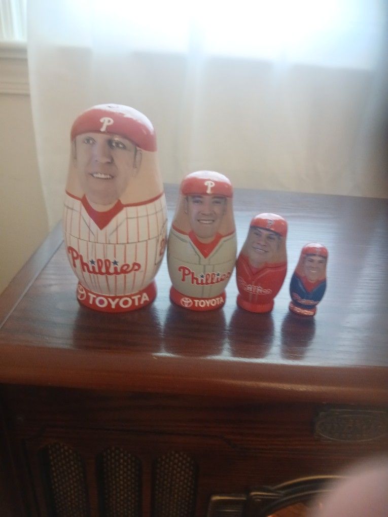 Philadelphia Phillies Nesting Figureins