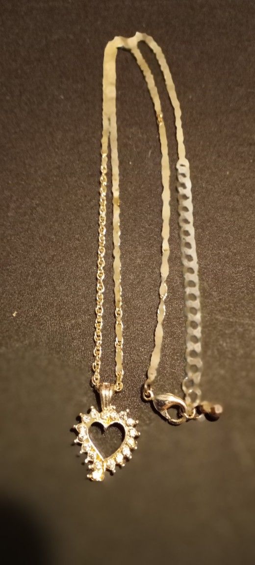 Cute CZ heart pendant with 20" chain