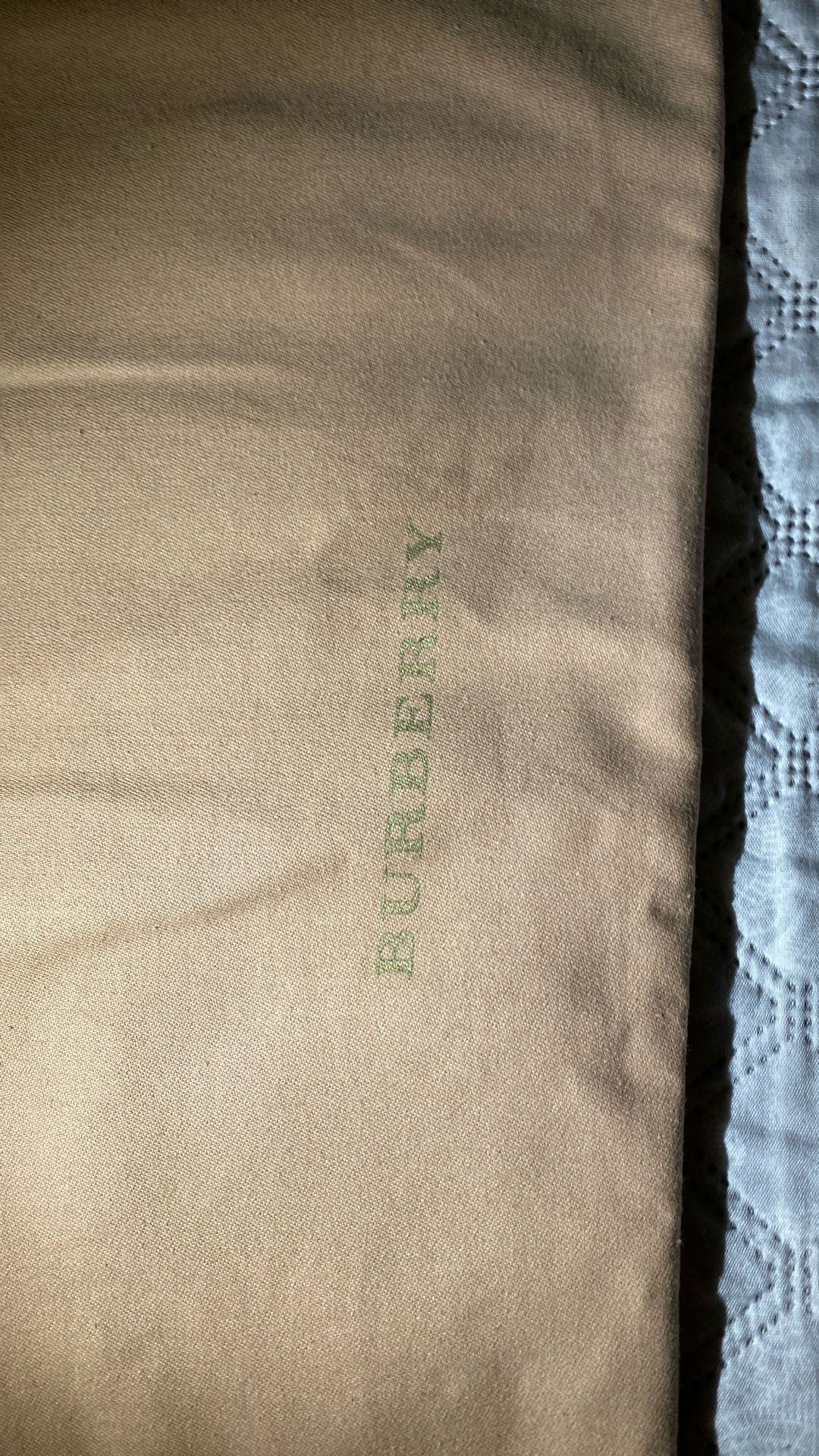 Authentic Burberry Purse 👜 With Dust bag