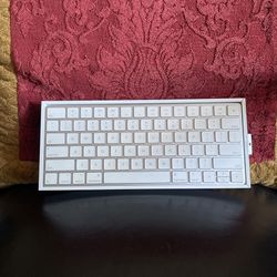 Apple Keyboard 