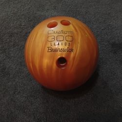Brunswick Custom 300 Bowling Ball W/ Vintage Case