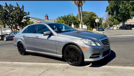 Mercedes-Benz E-Class Silver Sedan 2013