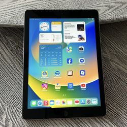 Apple iPad 32GB A1822 in excellent condition. $85