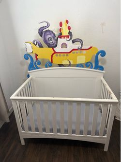 Yellow submarine crib