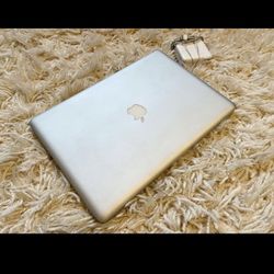 MacBook (silver)