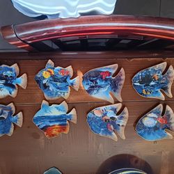 Eight glass fish plates collectibles 50 For all of them